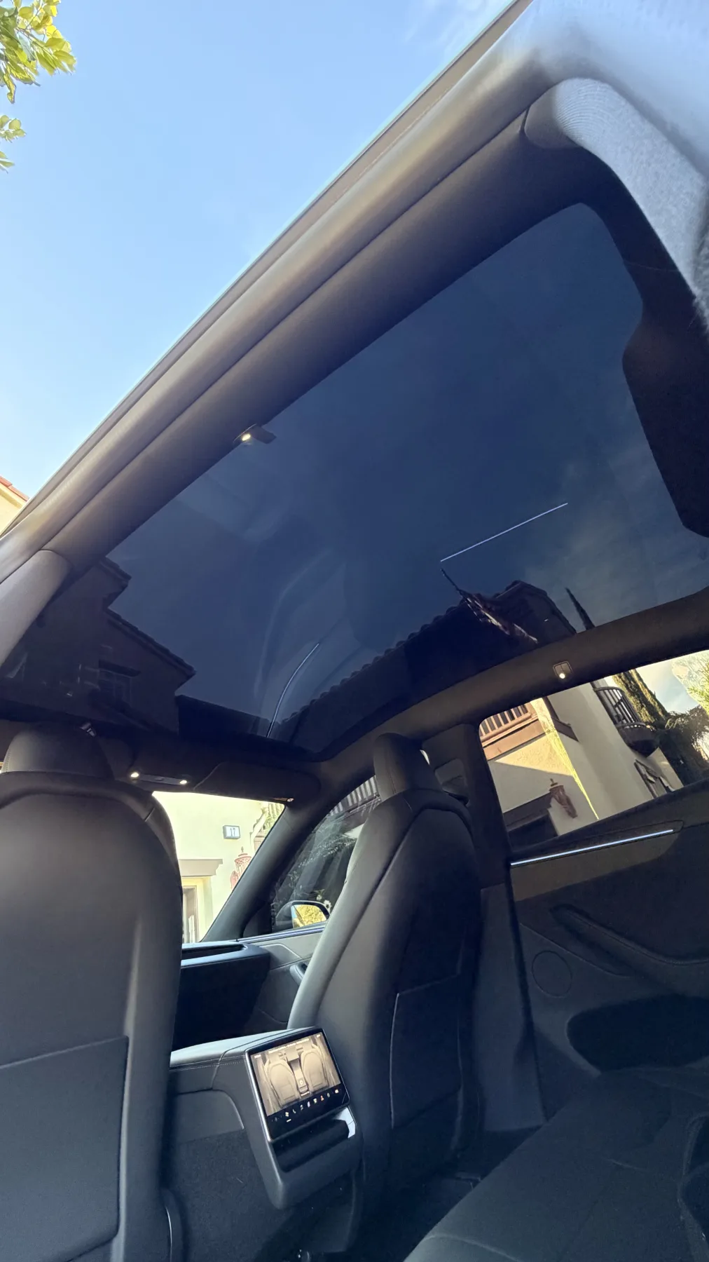 Tesla panoramic glass
